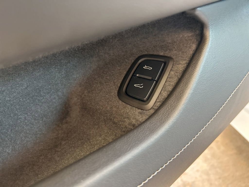 Used 2024 Chevrolet Corvette Stingray Coupe w/ Z51 Performance Package image 35