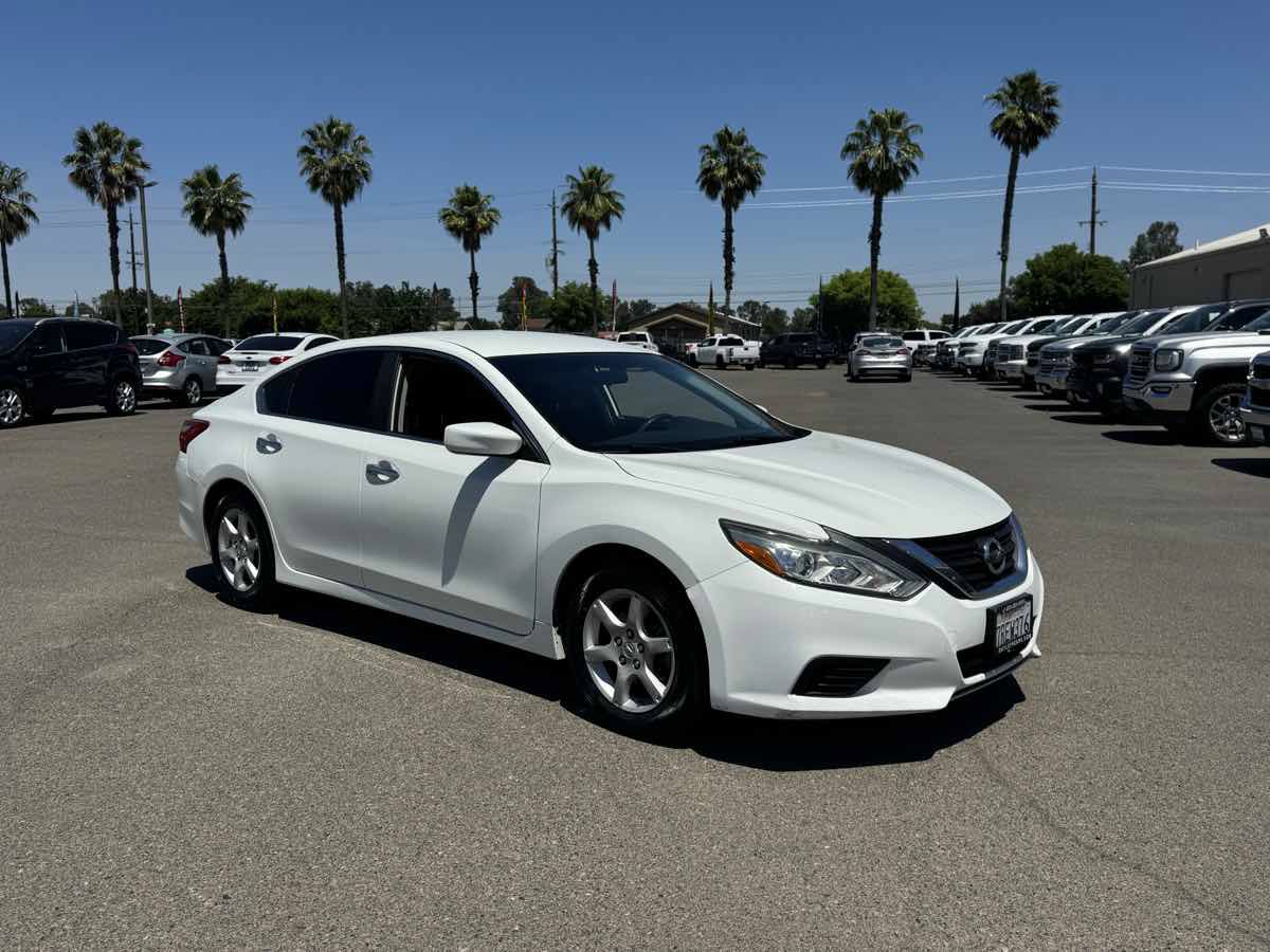 Used 2016 Nissan Altima 2.5 S w/ Power Driver Seat Package FWD image 11