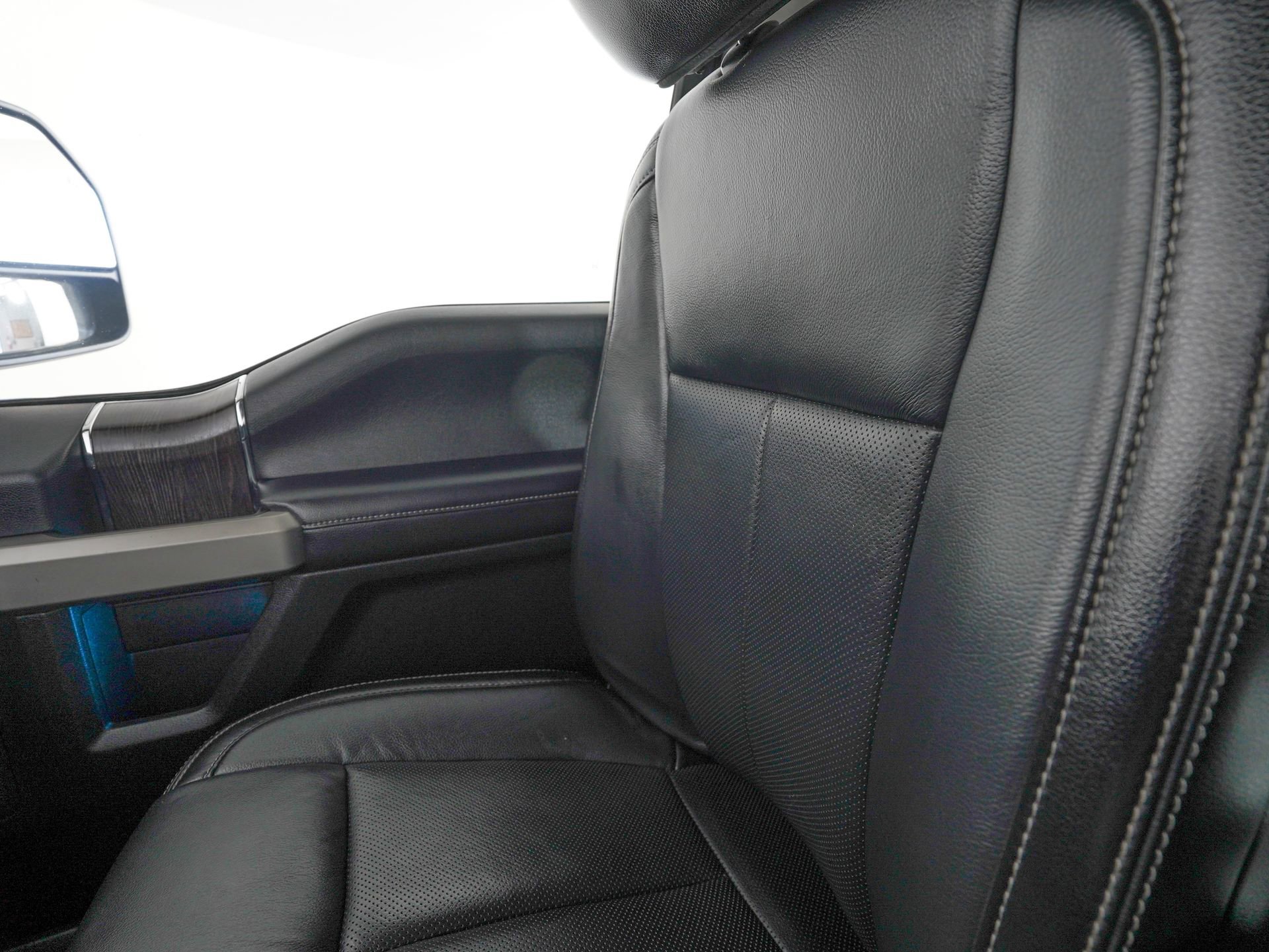 Used 2020 Ford F350 Lariat image 27