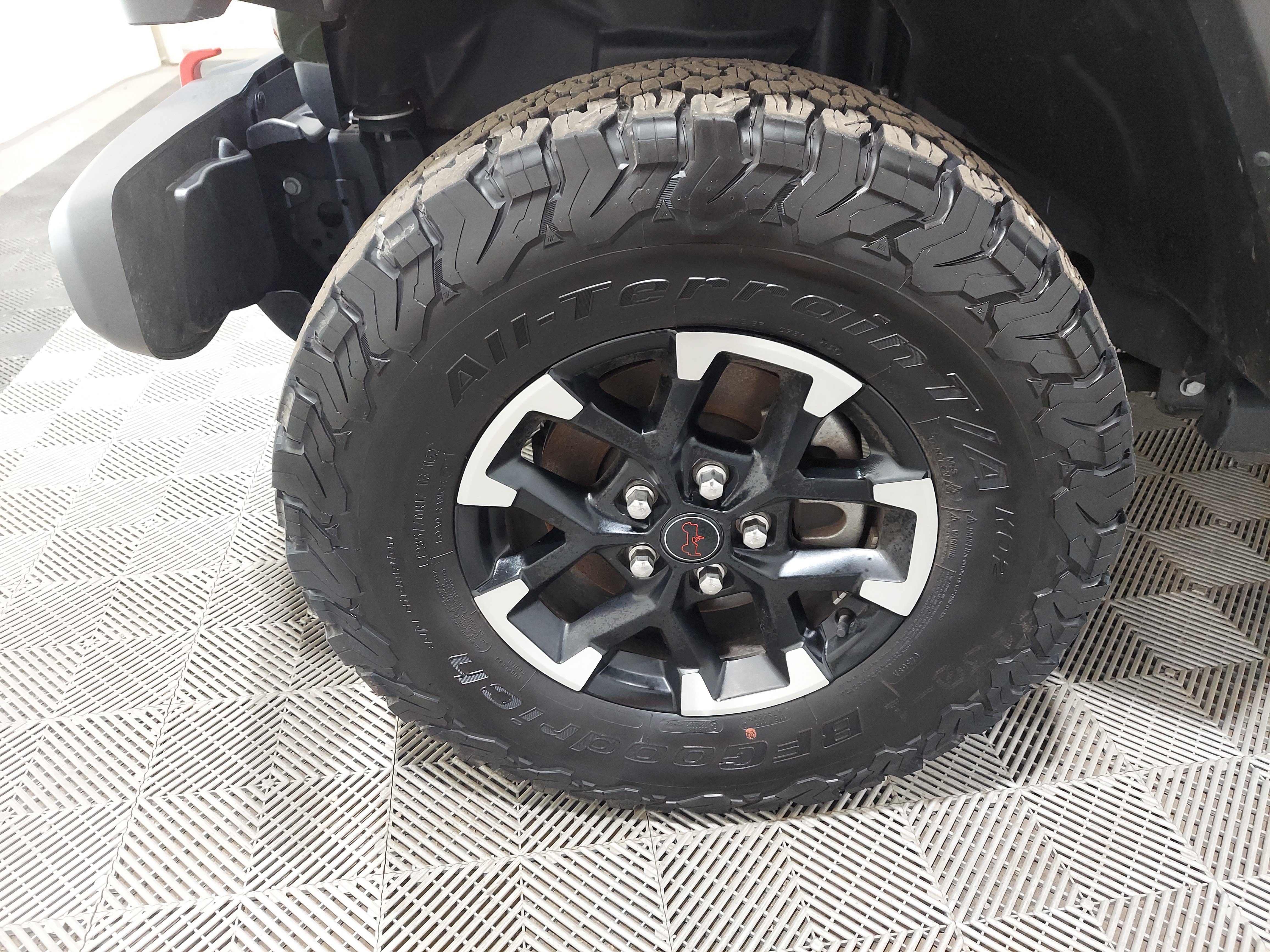 Used 2024 Jeep Wrangler Rubicon w/ Technology Group AWD/4WD image 6