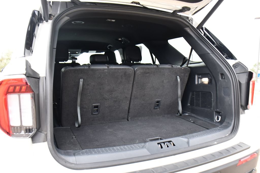 Used 2025 Ford Explorer ST-Line w/ ST-Line Street Pack AWD/4WD image 20