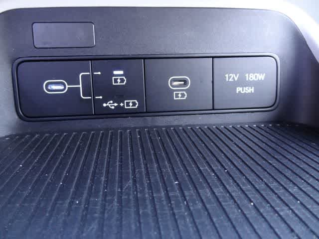 Used 2025 Hyundai Kona SEL FWD image 15