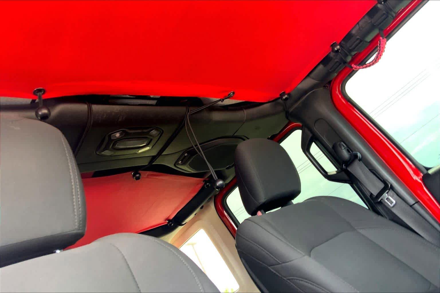 Used 2018 Jeep Wrangler Unlimited Sport AWD/4WD image 13