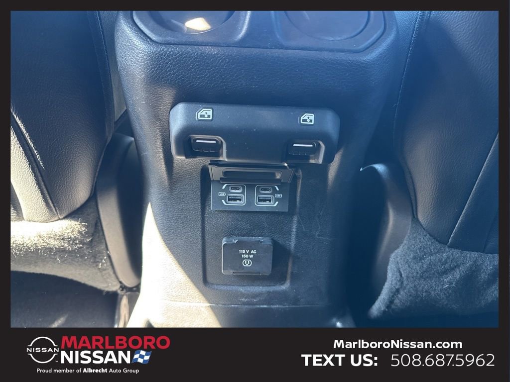 Used 2022 Jeep Wrangler Unlimited Sahara w/ Cold Weather Group image 19