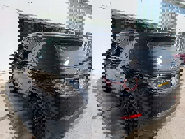 Used 2018 Land Rover Discovery Sport HSE image 3