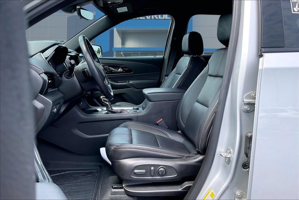 Used 2022 Chevrolet Traverse RS FWD image 21