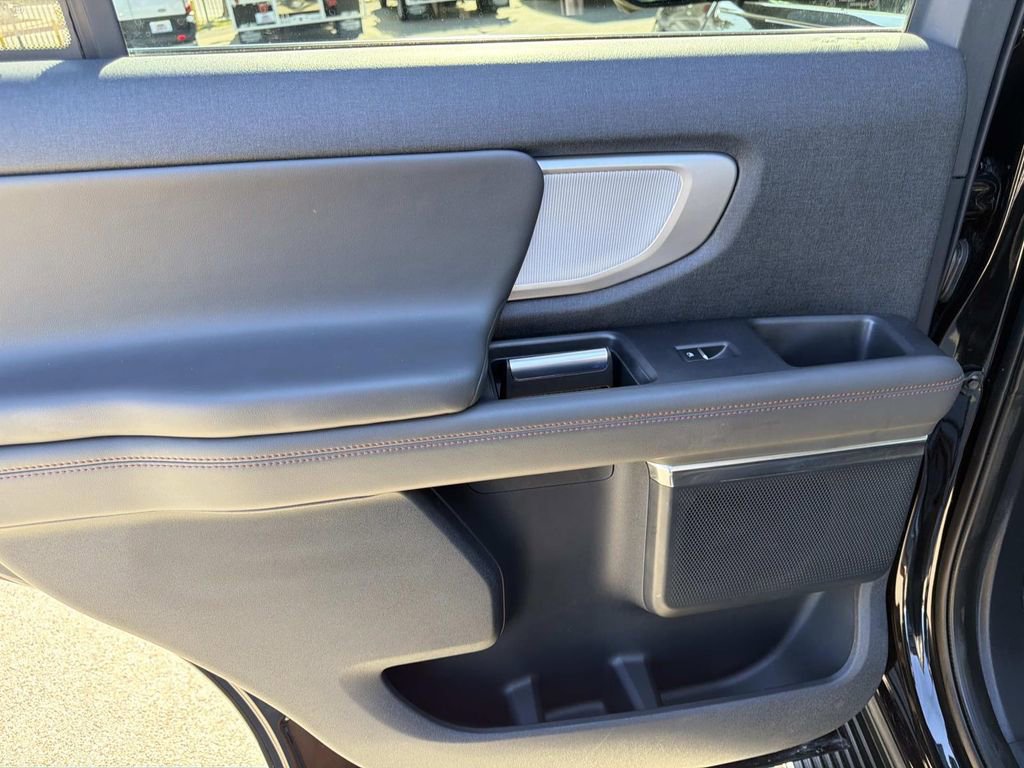 Certified 2025 Ford Expedition Active image 11