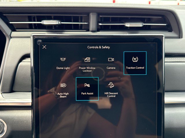 New 2025 GMC Terrain Elevation image 22