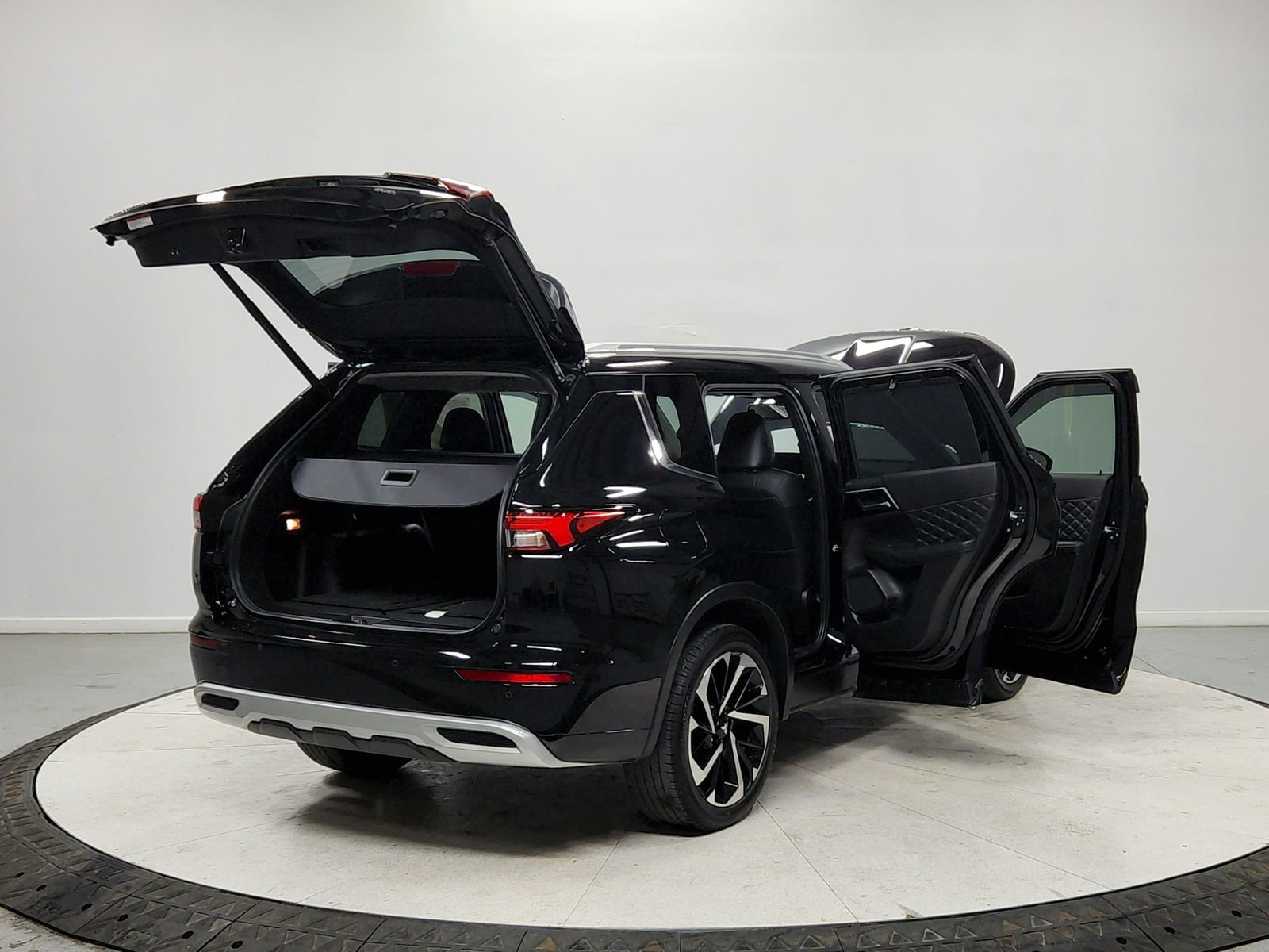 Used 2024 Mitsubishi Outlander SEL image 15