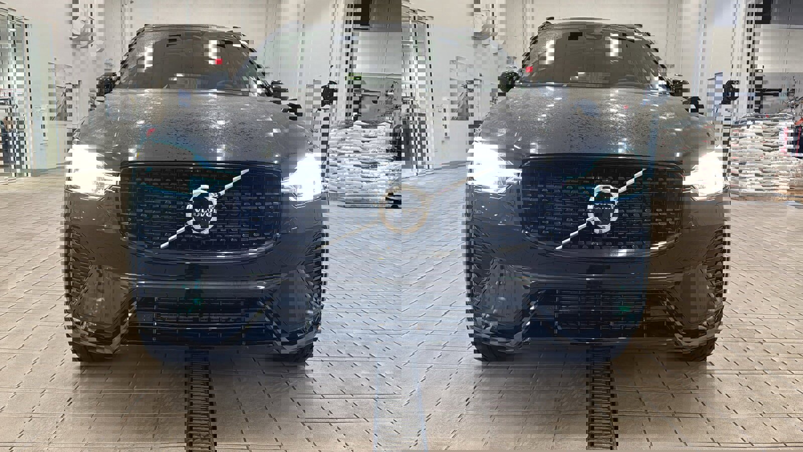 Certified 2023 Volvo XC60 B5 Plus w/ Climate Package image 10