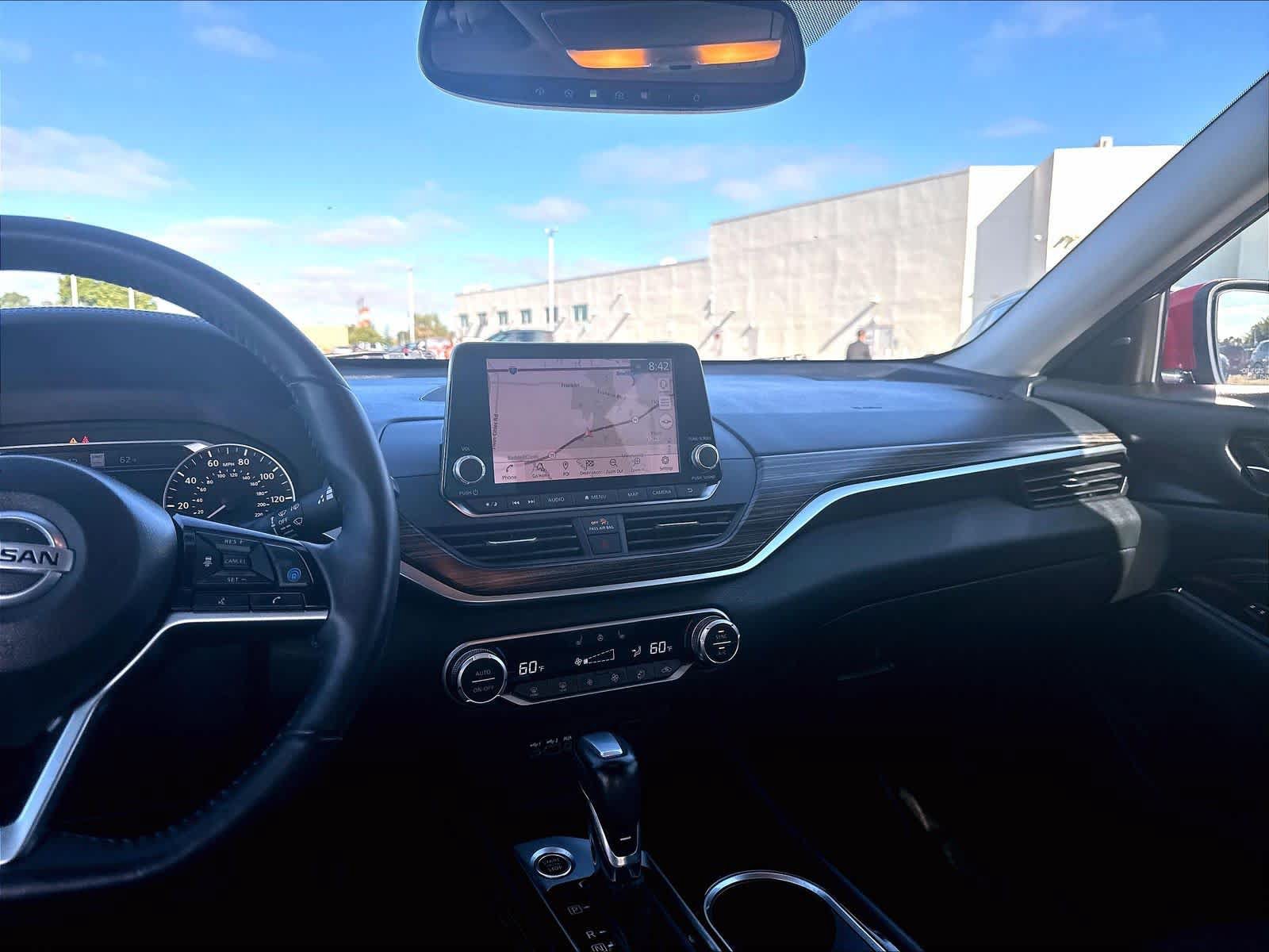Used 2020 Nissan Altima 2.5 Platinum FWD image 12