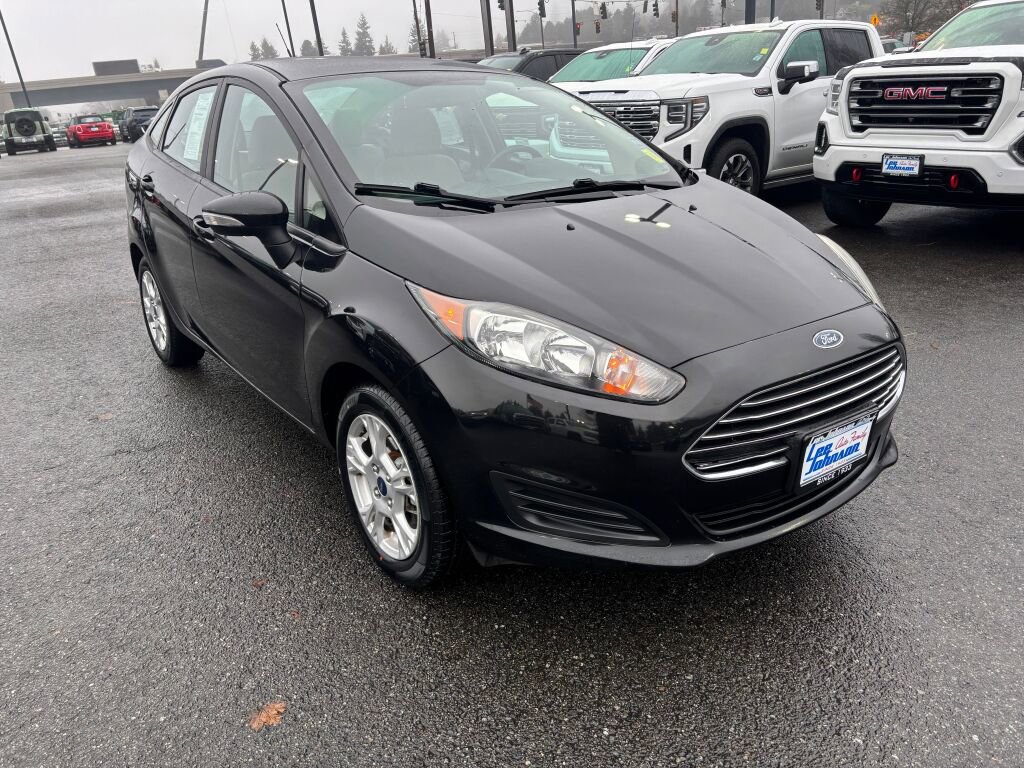 Used 2015 Ford Fiesta SE w/ Comfort Package image 3