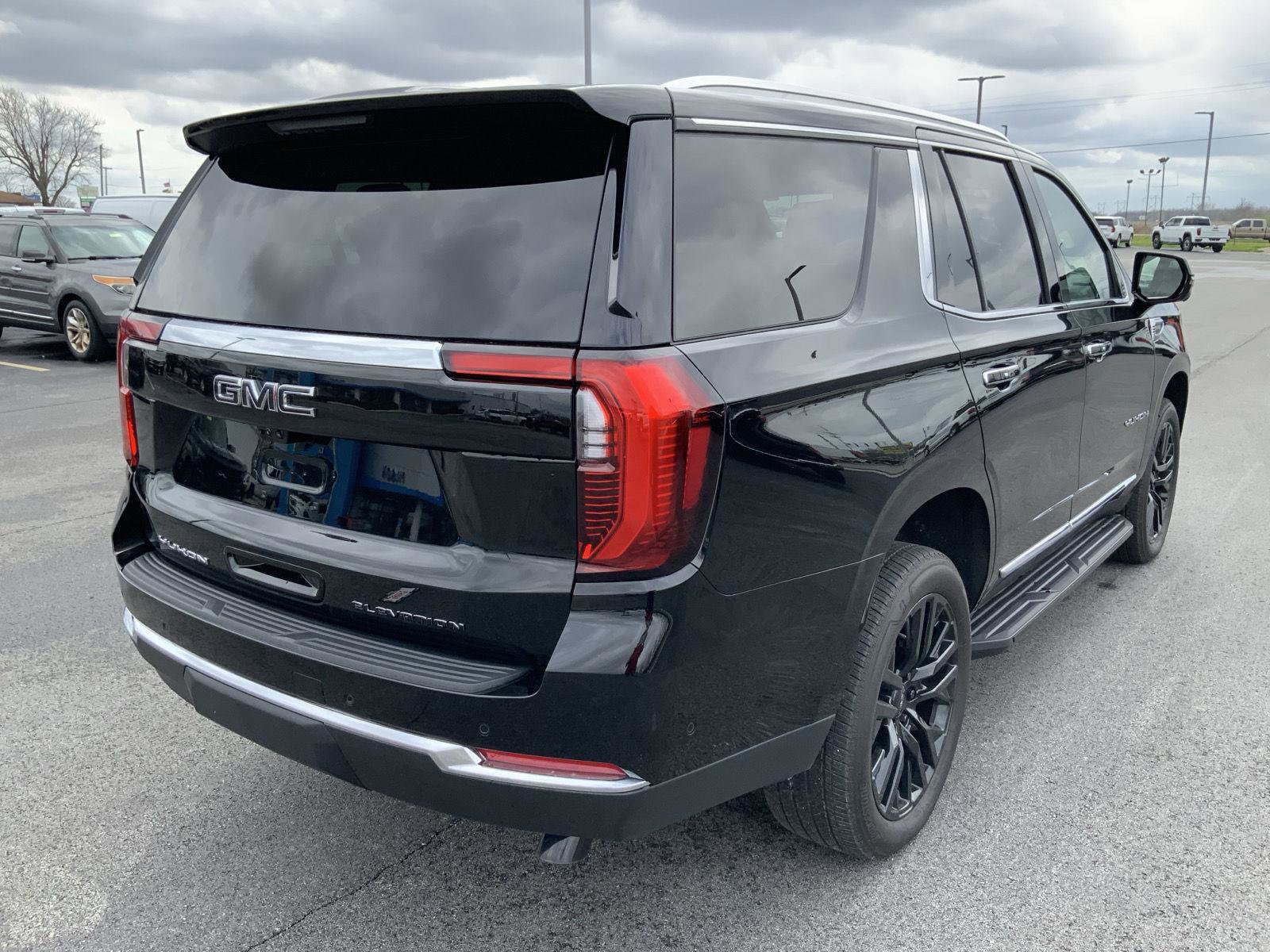 Used 2025 GMC Yukon Elevation w/ Elevation Premium Package image 16