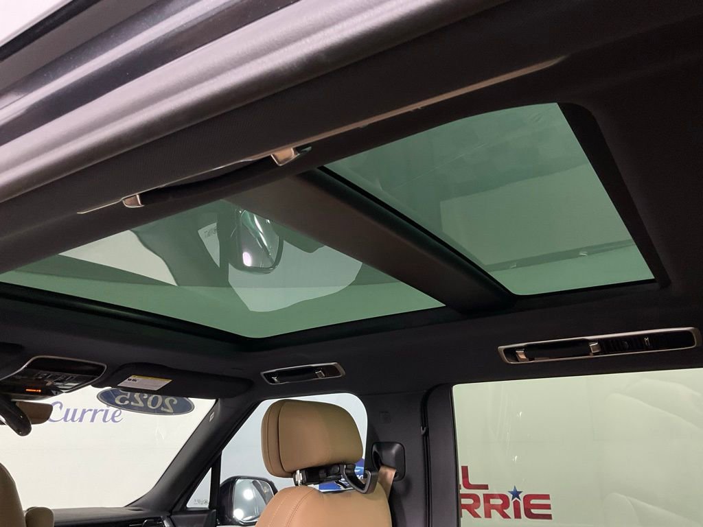 Used 2025 Land Rover Range Rover Long Wheelbase SE image 21