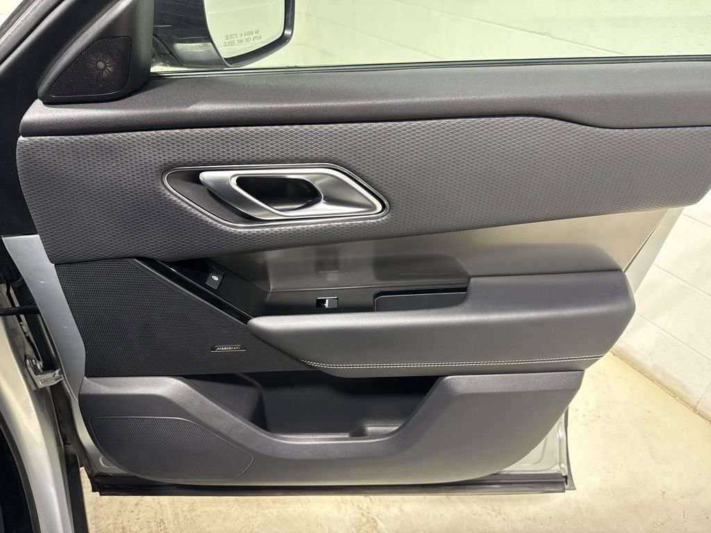 Used 2019 Land Rover Range Rover Velar S image 45