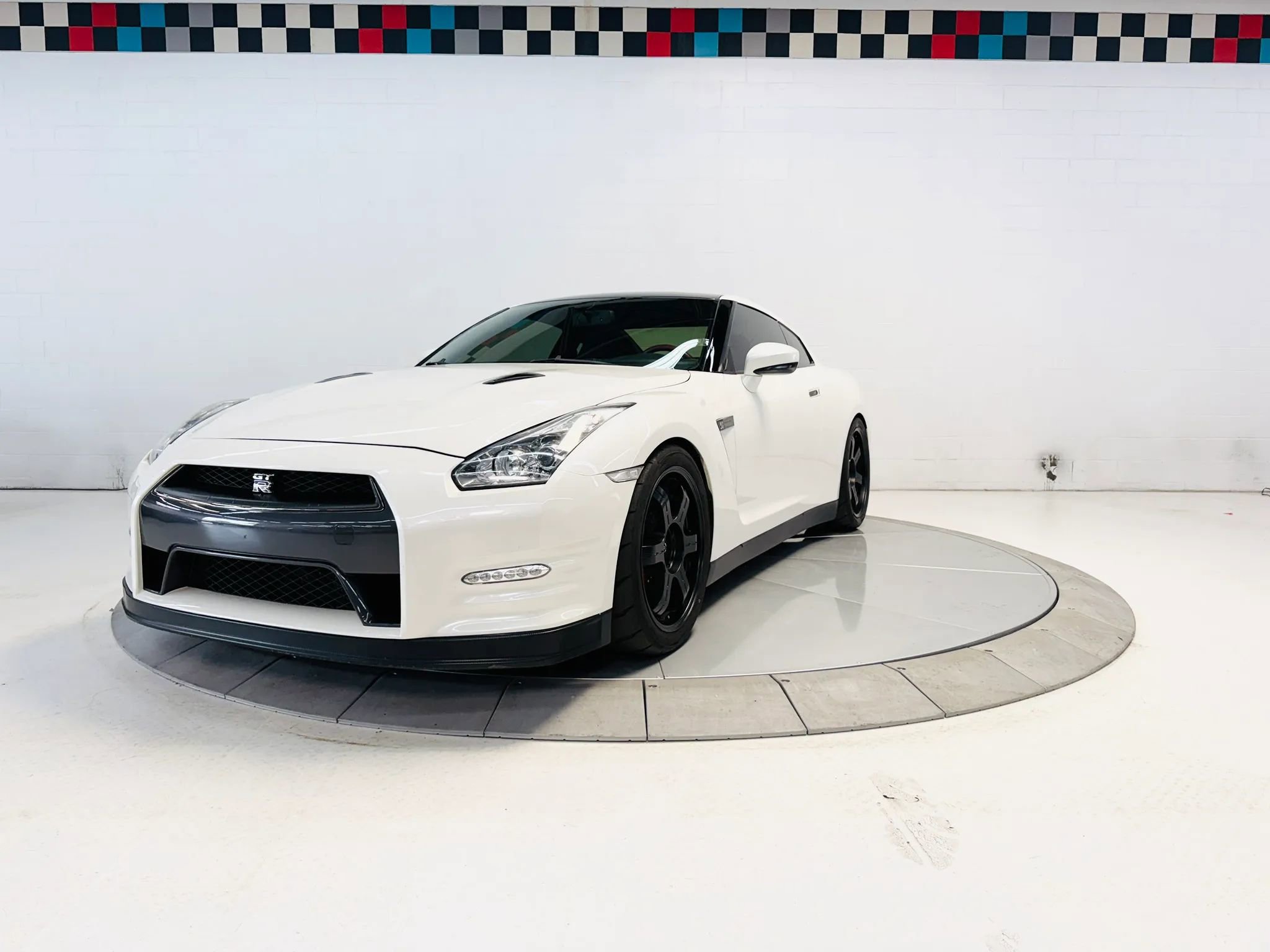 Used 2014 Nissan GT-R Black Edition AWD/4WD image 12