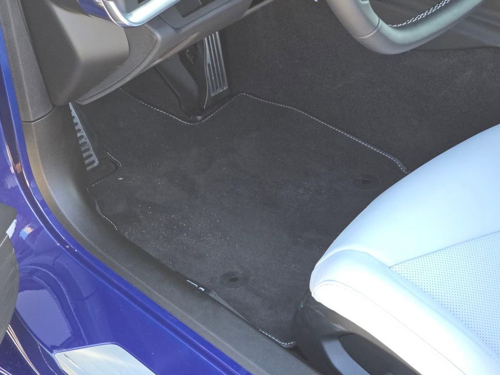 Used 2025 Chevrolet Corvette Stingray Coupe w/ 1LT image 31