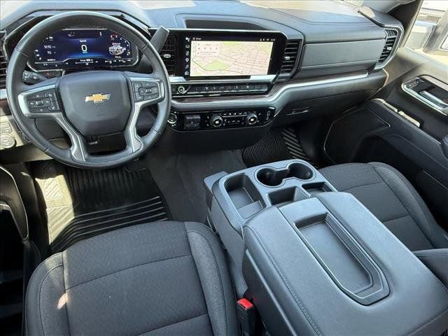 Used 2025 Chevrolet Silverado 2500 LT w/ Convenience Package AWD/4WD image 13