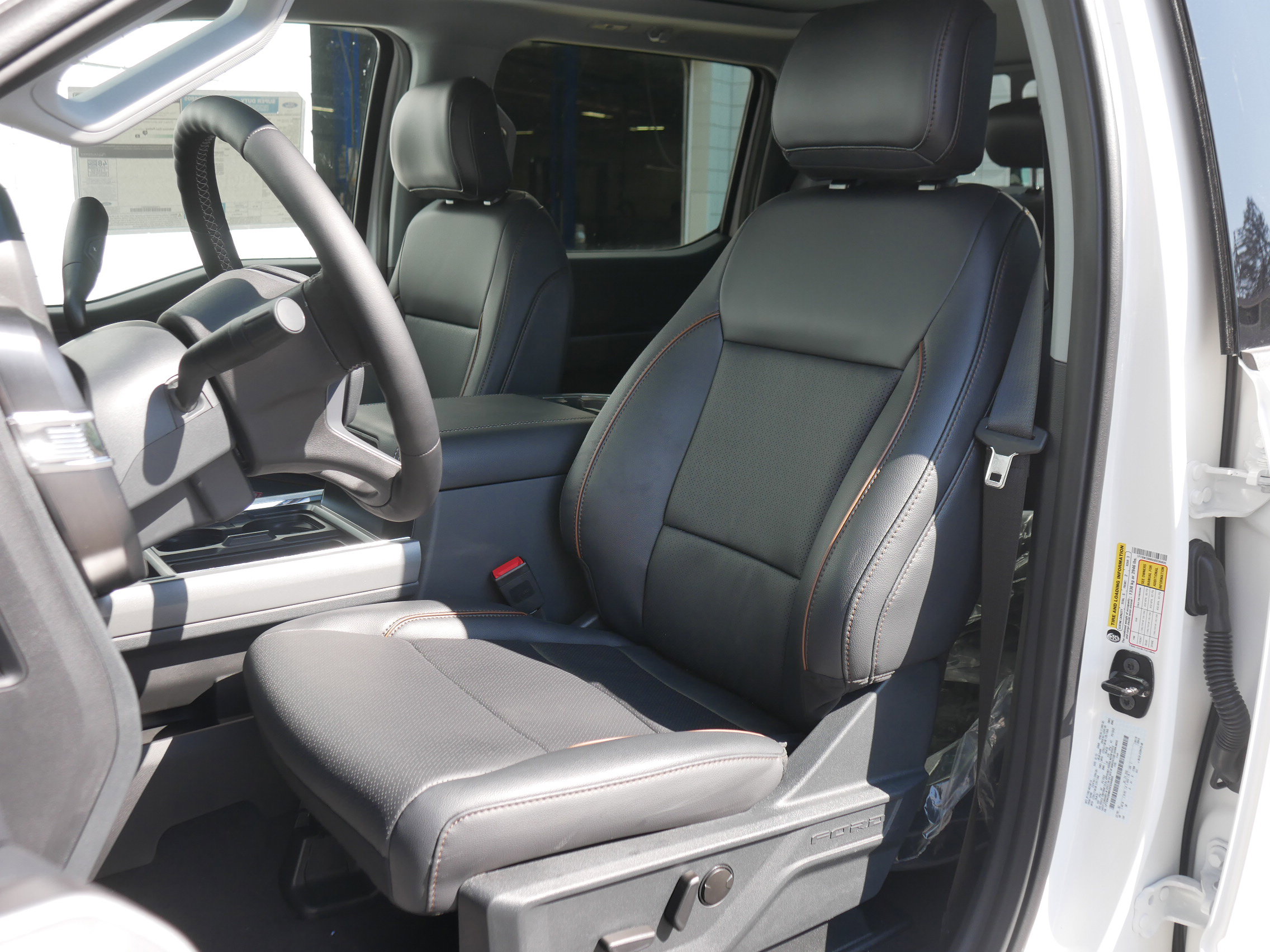 New 2025 Ford F250 Lariat w/ Lariat Ultimate Package image 38