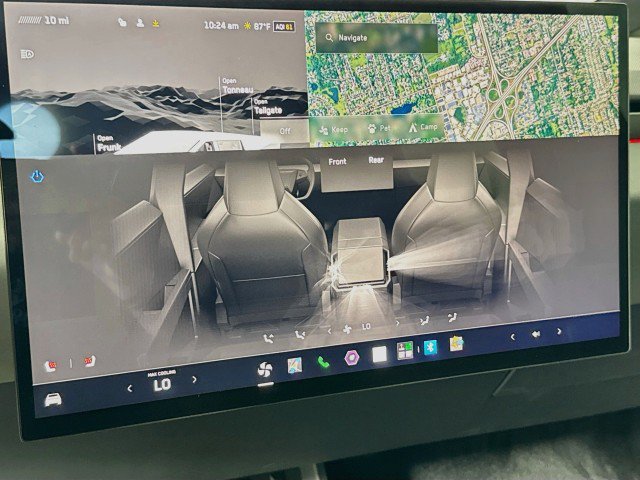 Used 2024 Tesla Cybertruck AWD Crew Cab image 18