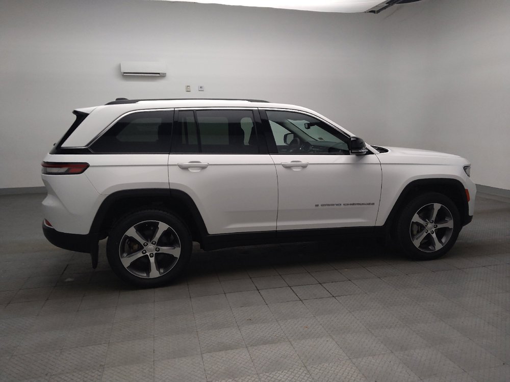 Used 2023 Jeep Grand Cherokee Limited w/ MOPAR Finishing Package AWD/4WD image 10