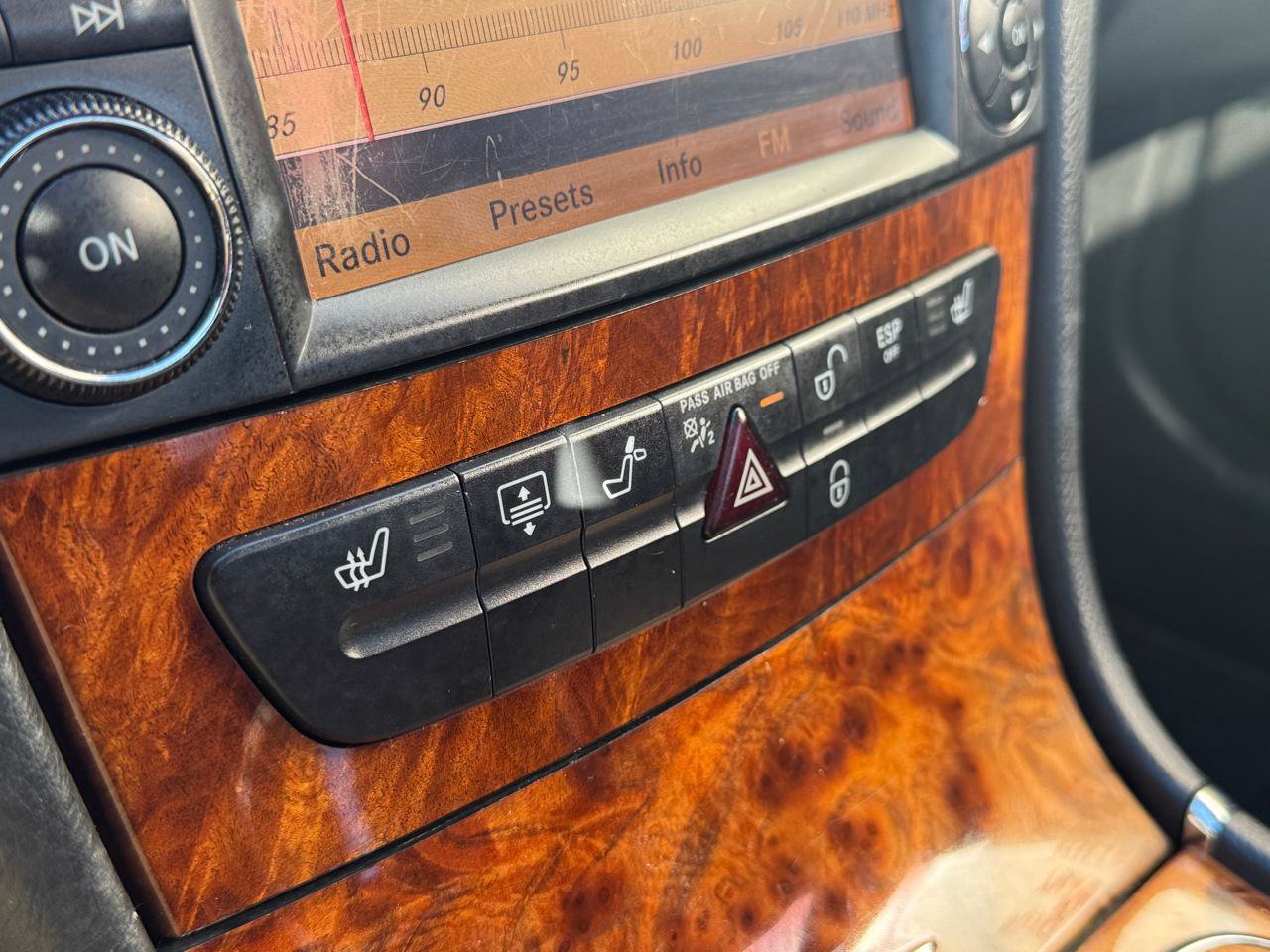 Used 2009 Mercedes-Benz E 350 4MATIC Sedan image 22