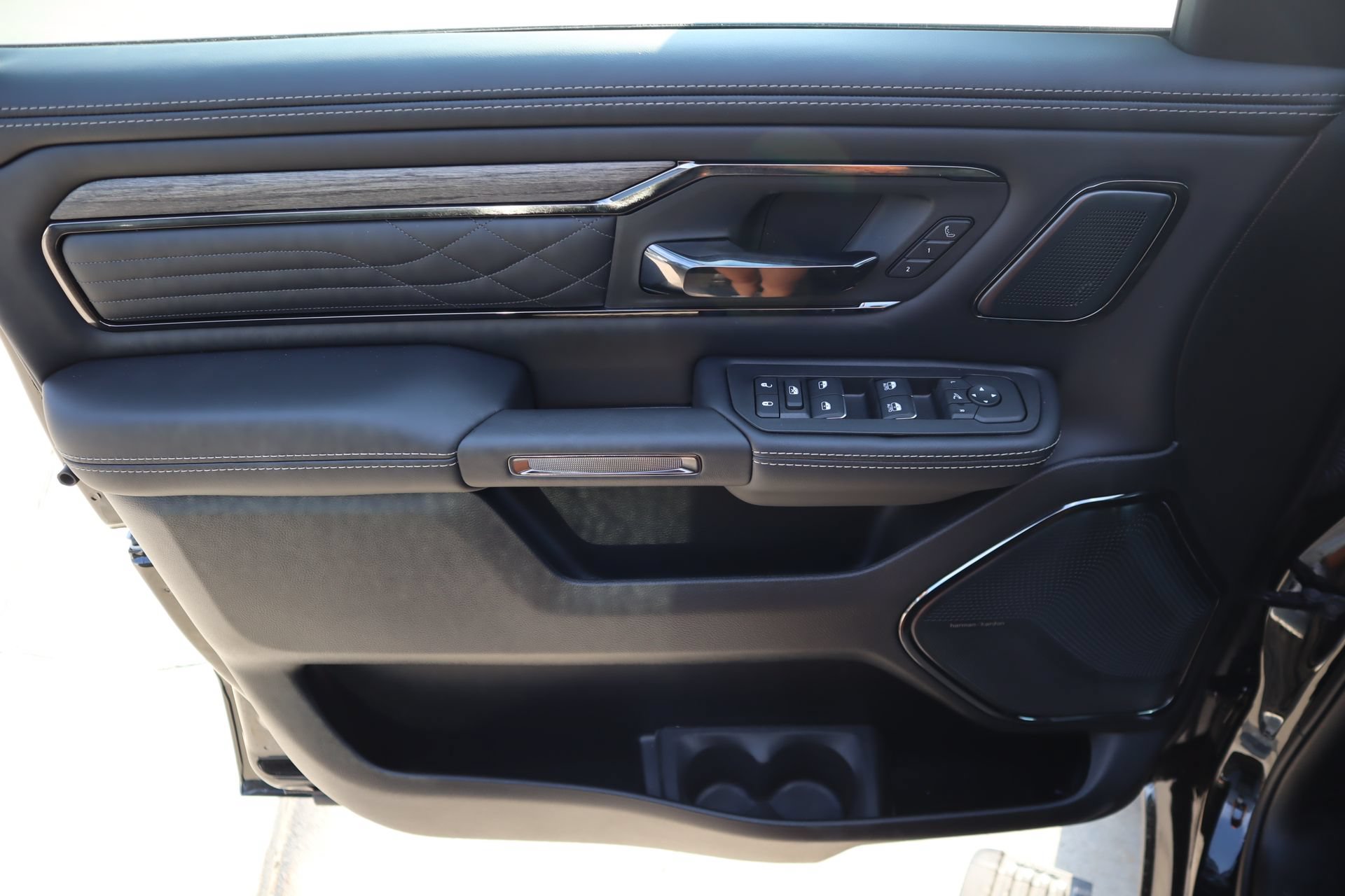 New 2027 RAM 1500 Limited AWD/4WD image 18