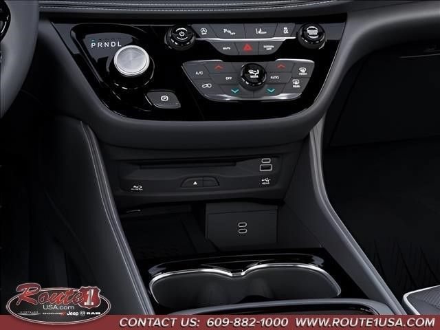 New 2027 Chrysler Pacifica Limited AWD/4WD image 25