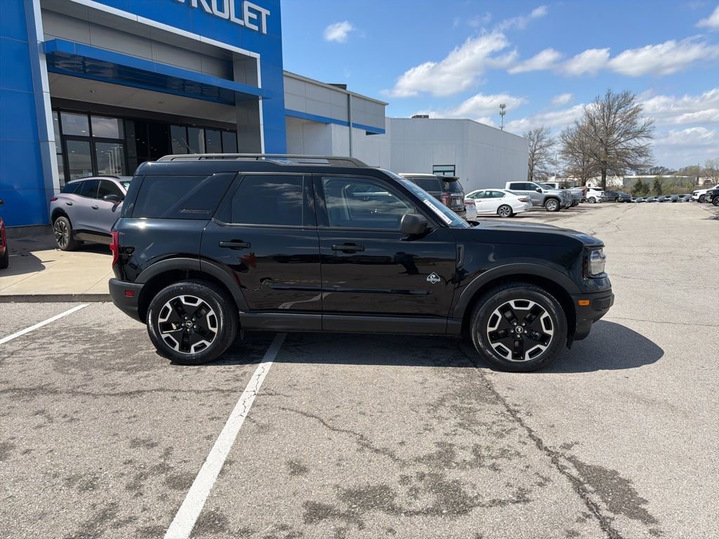 Used 2021 Ford Bronco Sport Outer Banks w/ Outer Banks Package (96D) AWD/4WD image 2