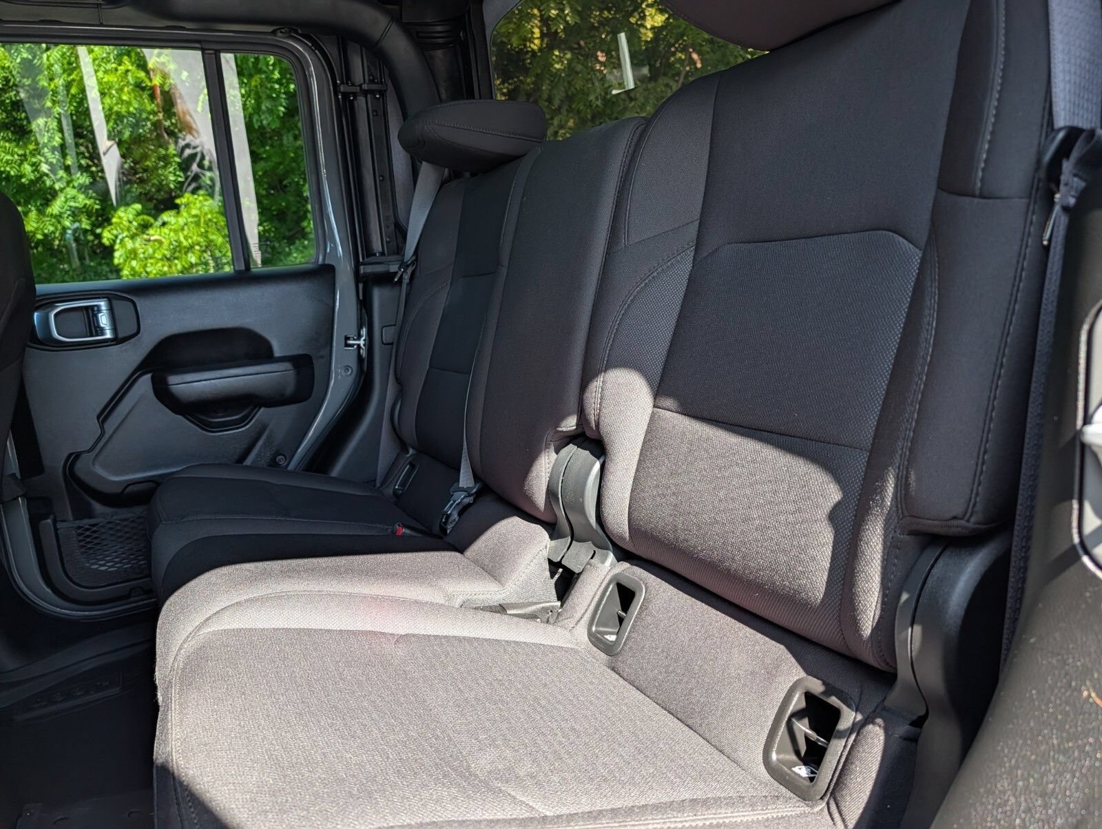 Used 2023 Jeep Gladiator Sport AWD/4WD image 28