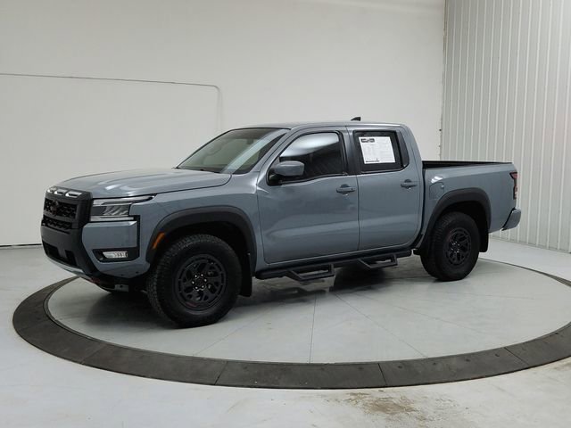 Used 2025 Nissan Frontier PRO-4X w/ Pro Convenience Package image 3