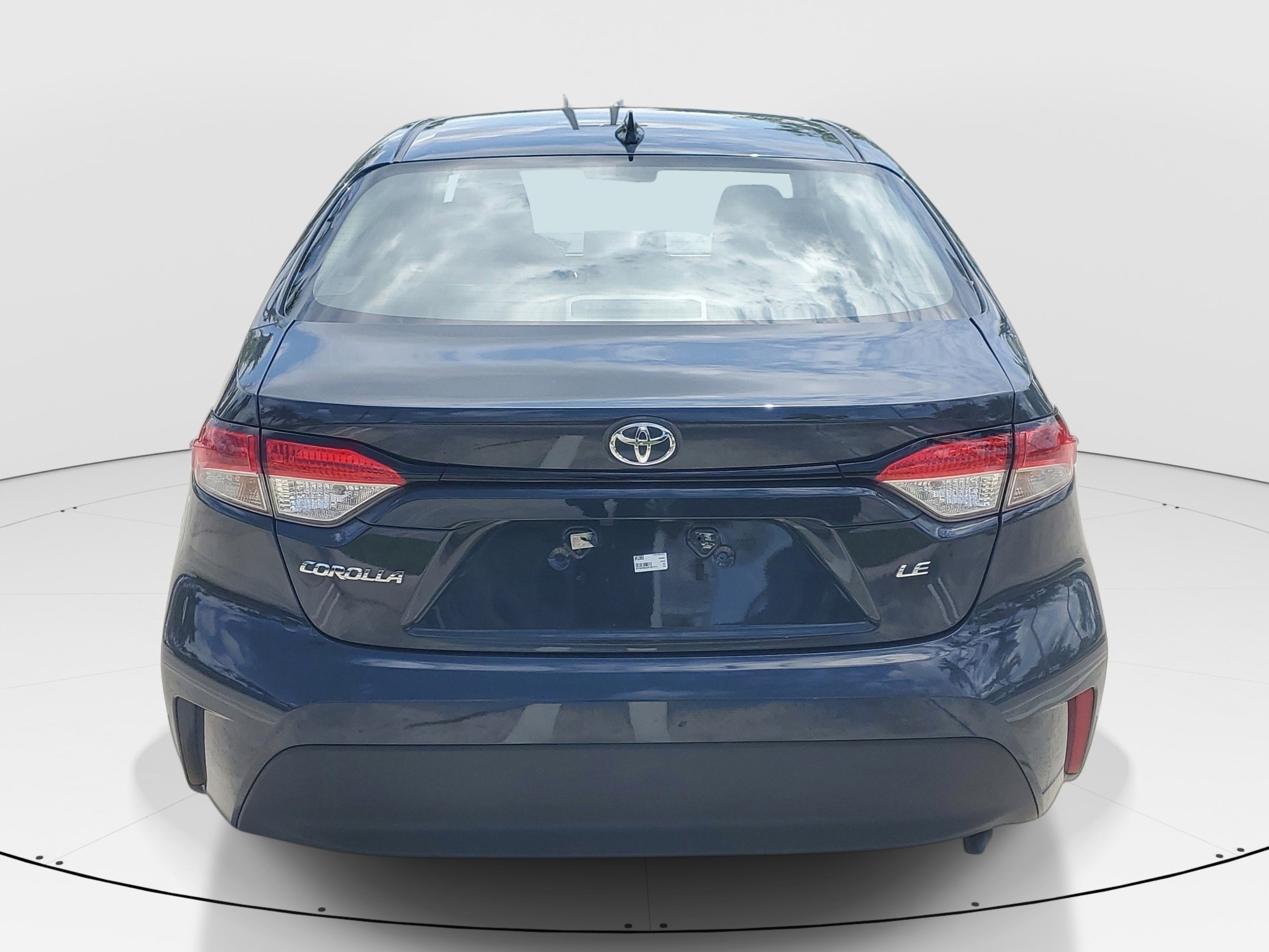 Certified 2025 Toyota Corolla LE FWD image 4