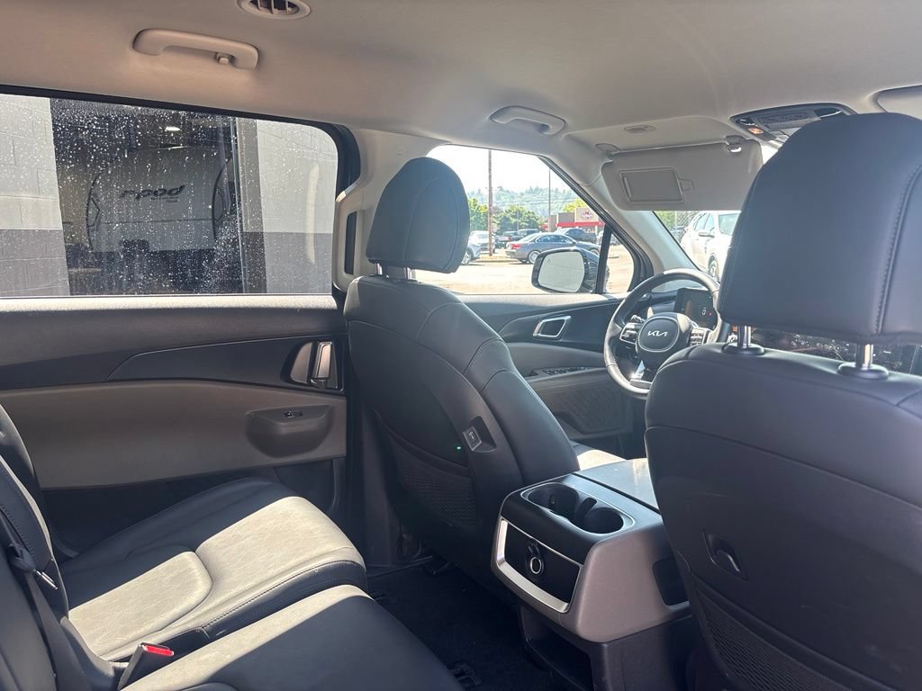 Used 2026 Kia Carnival LXS FWD image 17
