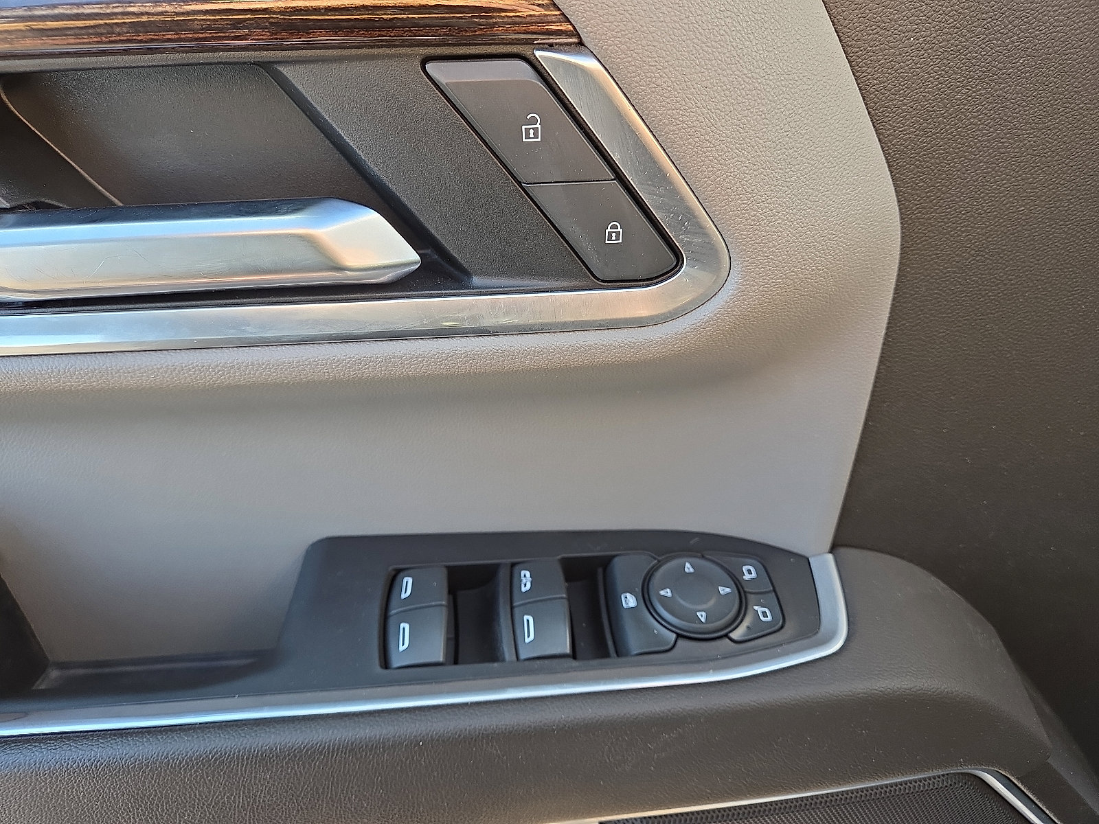 Used 2022 GMC Sierra 1500 SLE image 11