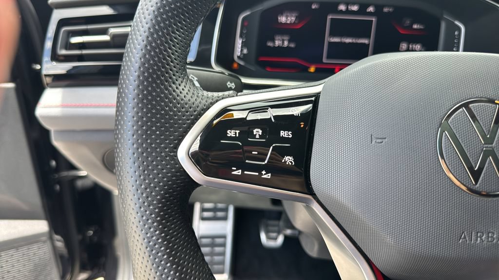 Used 2025 Volkswagen Jetta GLI Autobahn FWD image 18