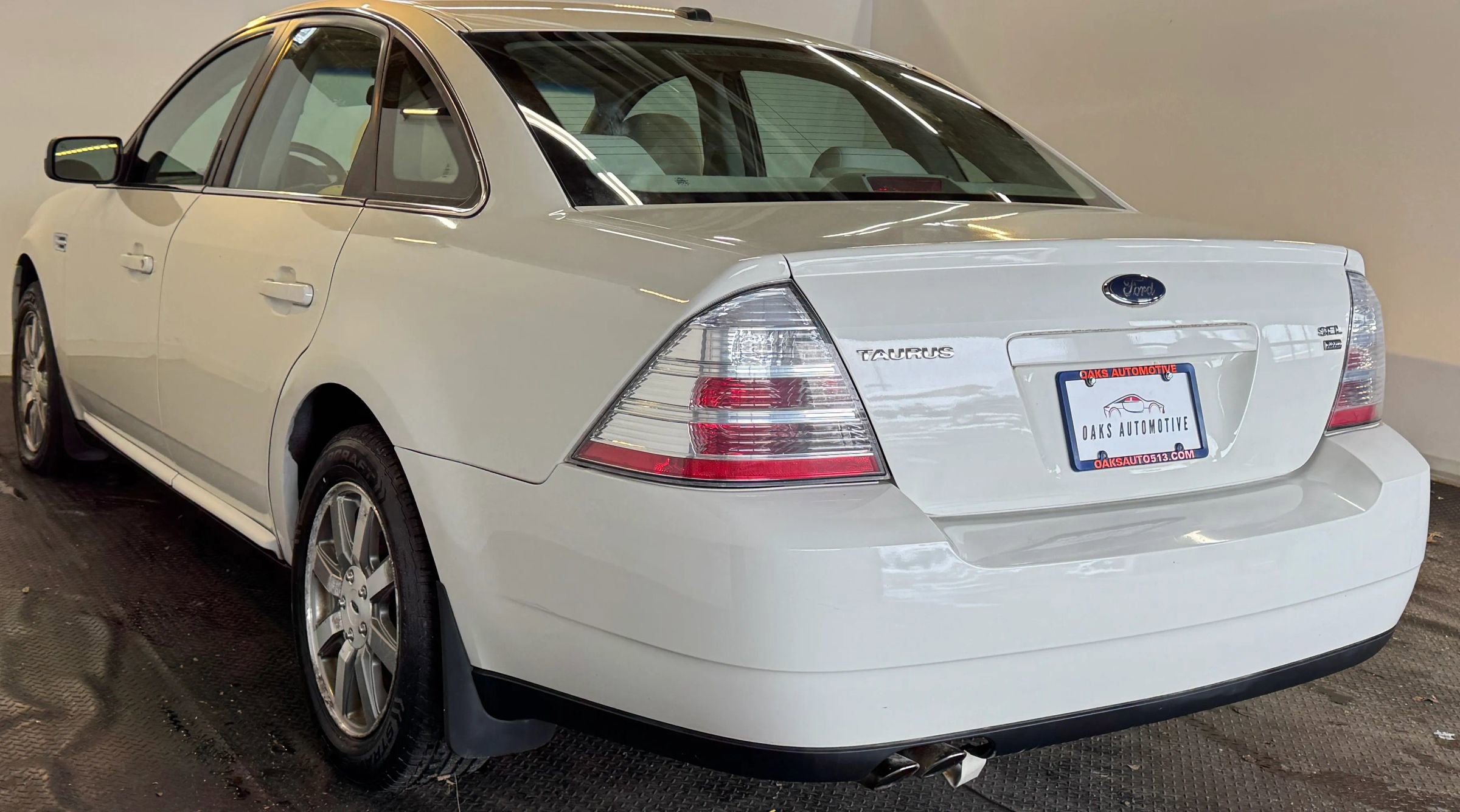 Used 2009 Ford Taurus SEL image 7