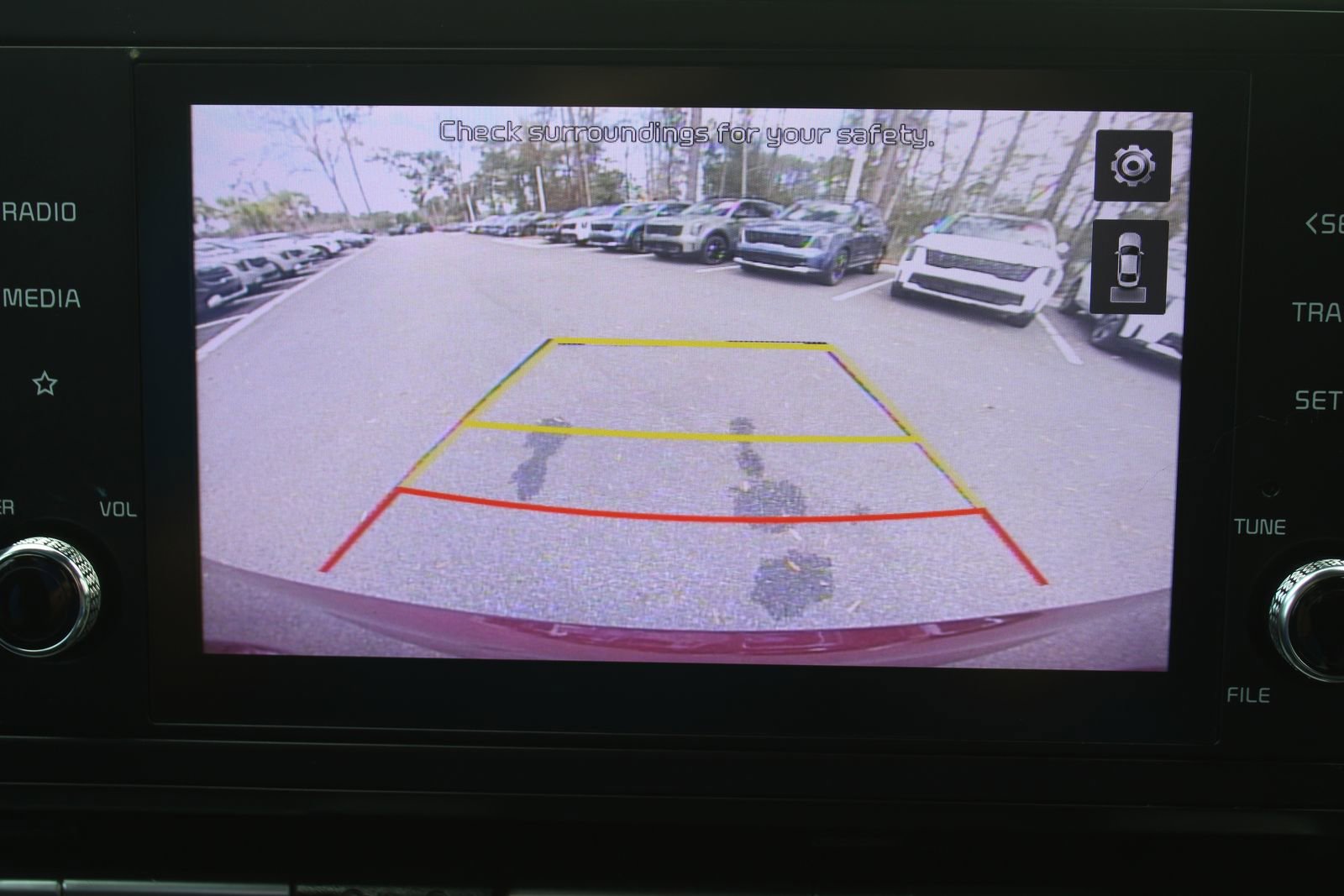 Used 2022 Kia Carnival LX image 56