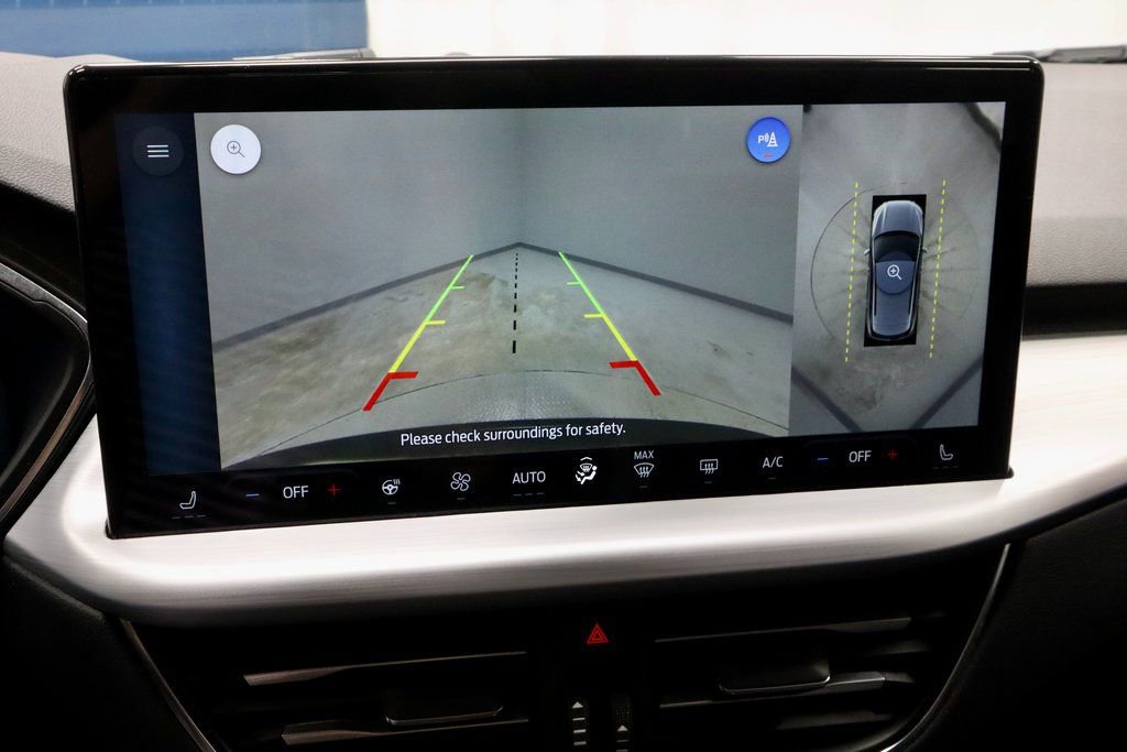 Certified 2024 Ford Escape Platinum image 2