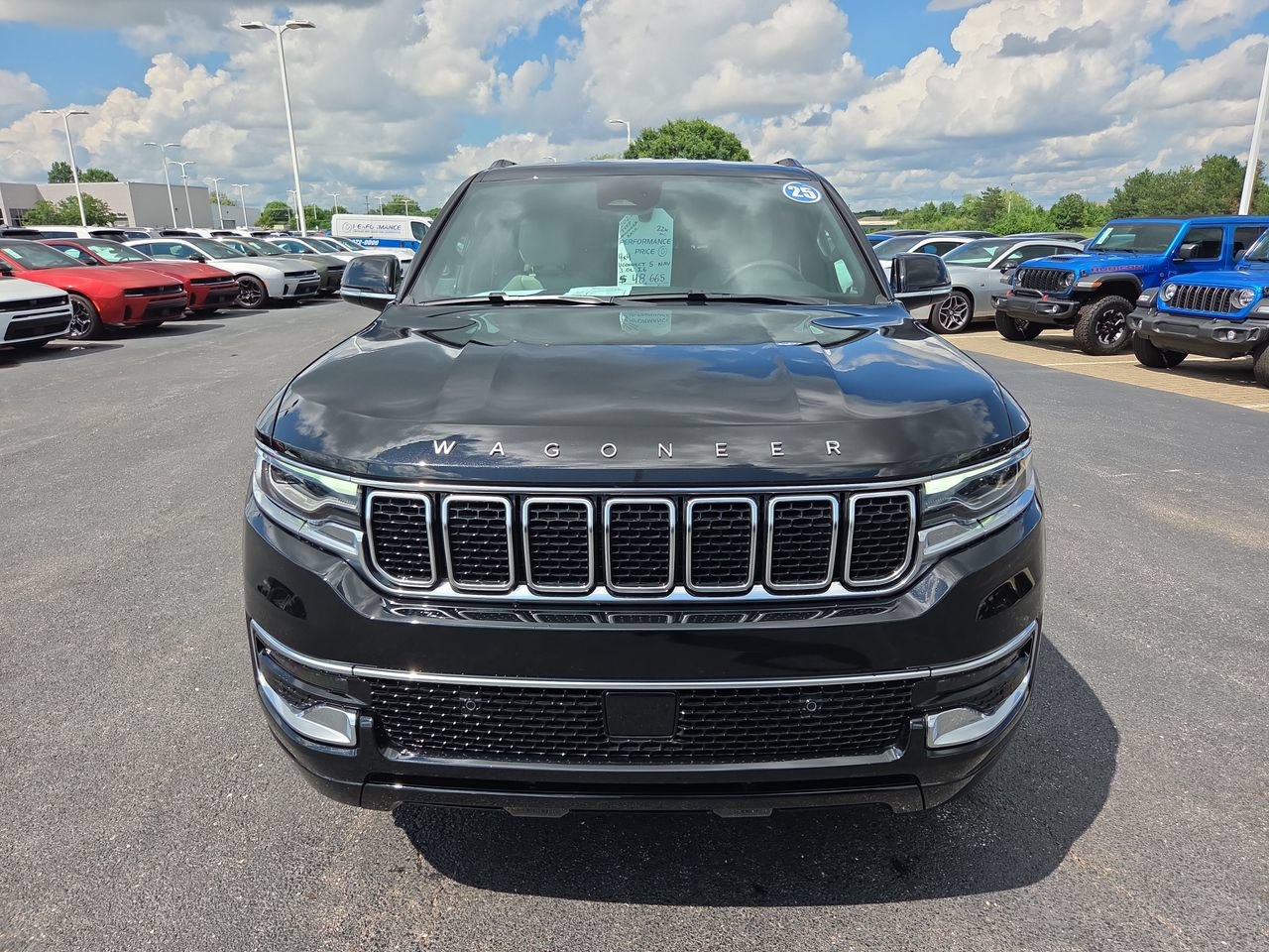Used 2025 Jeep Wagoneer 4WD image 2