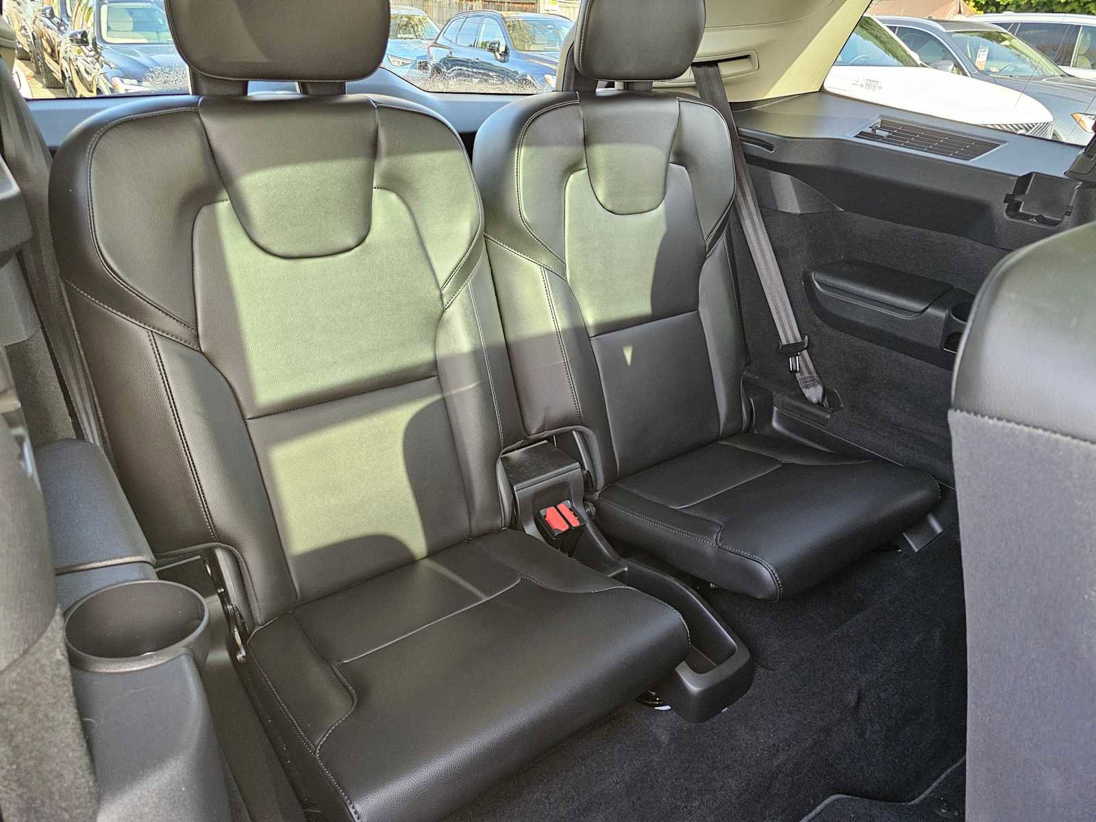 Certified 2025 Volvo XC90 B5 Core AWD/4WD image 13