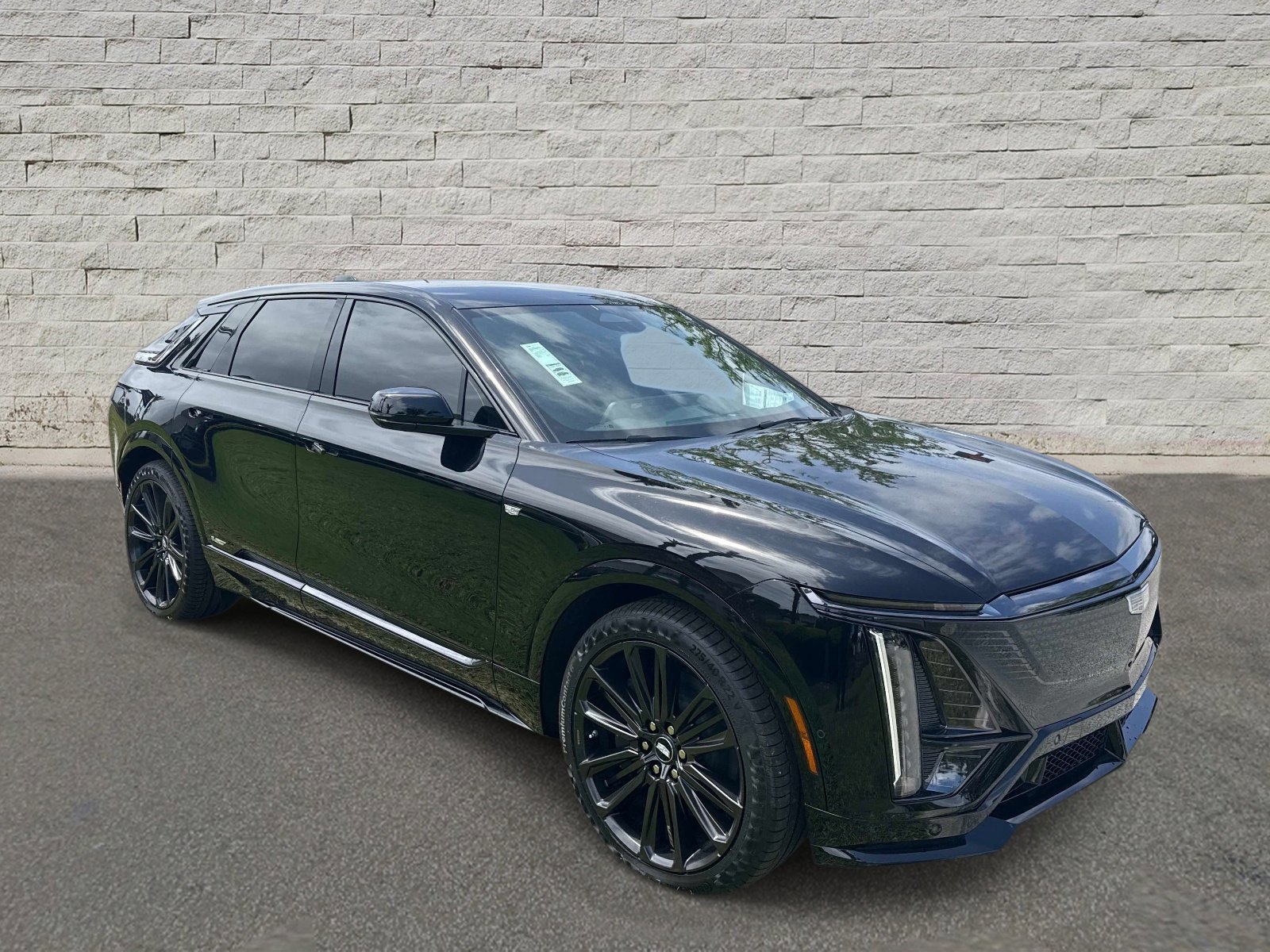 New 2026 Cadillac Lyriq V image 8