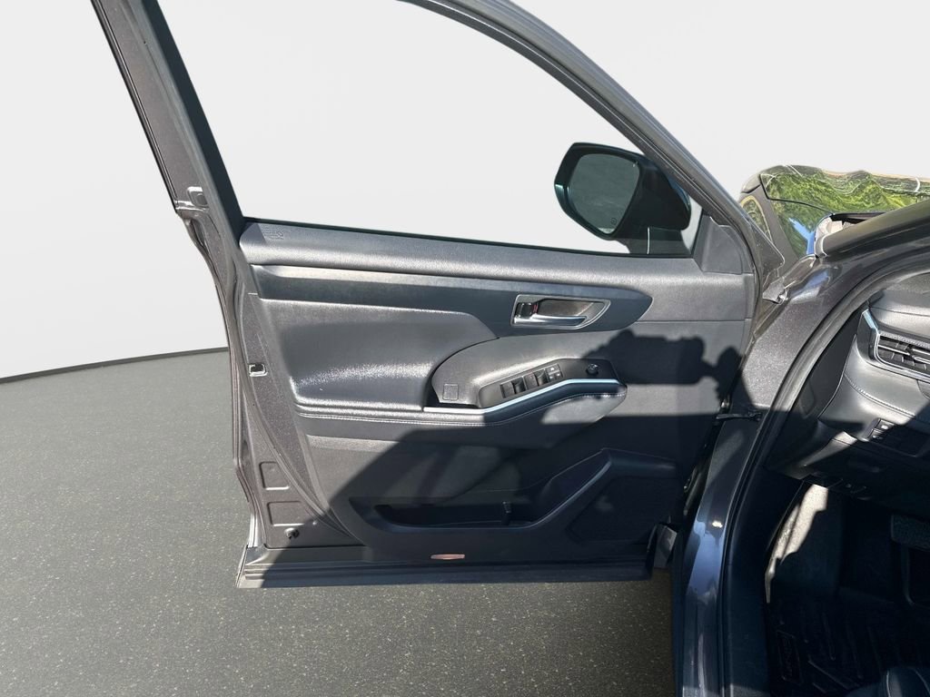 Used 2021 Toyota Highlander XSE image 16