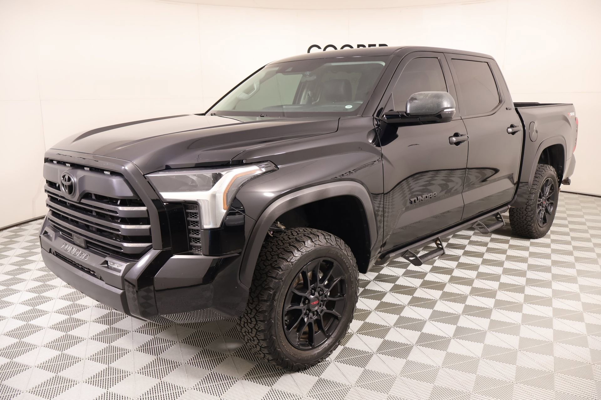 Used 2023 Toyota Tundra SR5 w/ SR5 Convenience Package AWD/4WD image 9