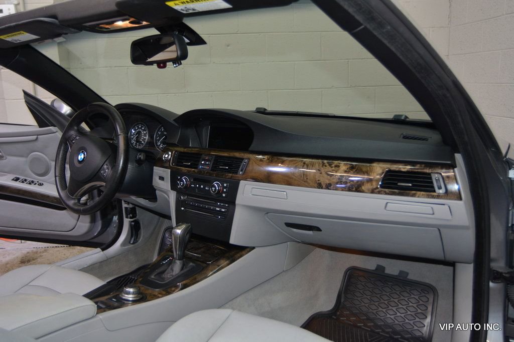 Used 2007 BMW 335i Convertible image 14