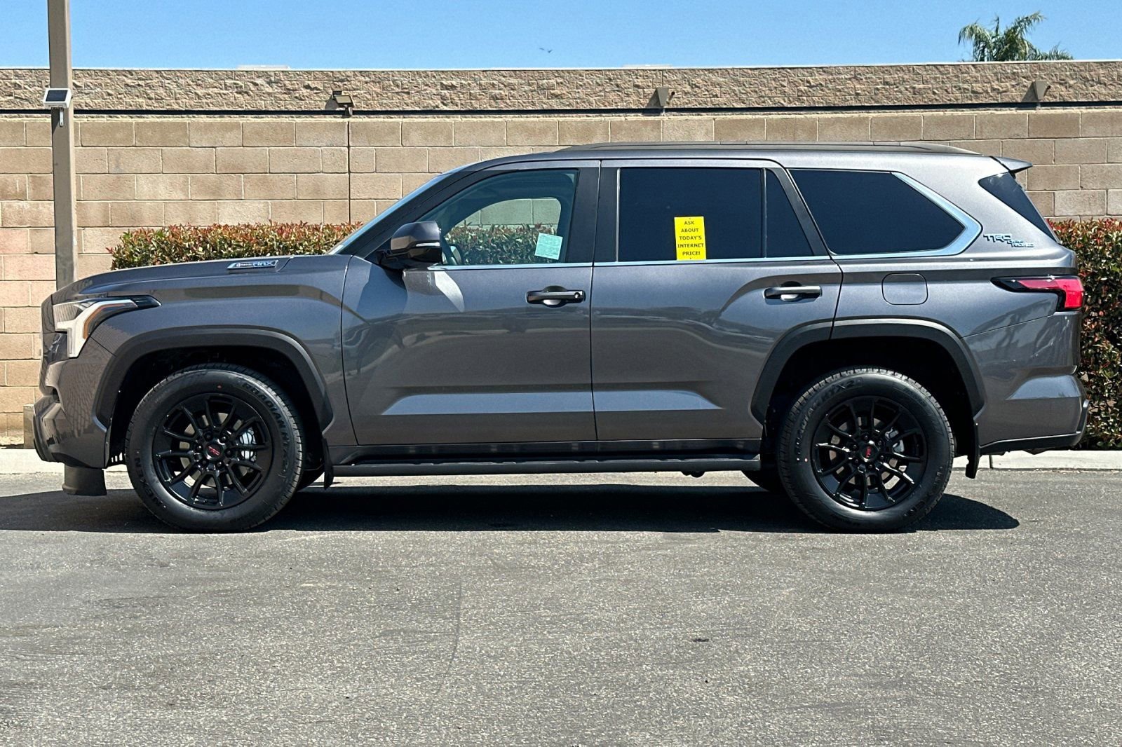 Used 2024 Toyota Sequoia SR5 w/ SR5 Premium Package AWD/4WD image 7