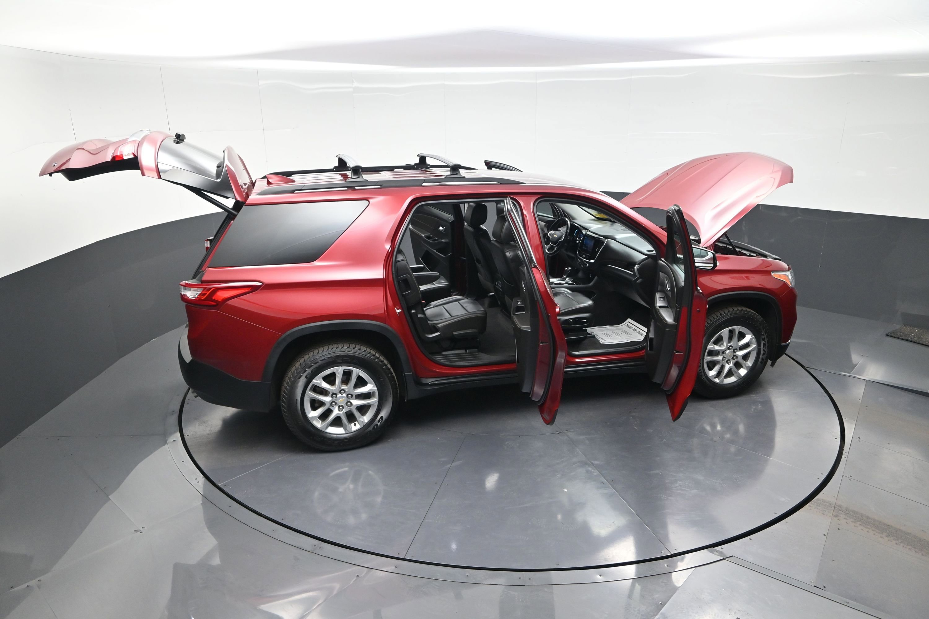 Used 2020 Chevrolet Traverse LT w/ Driver Confidence II Package image 14