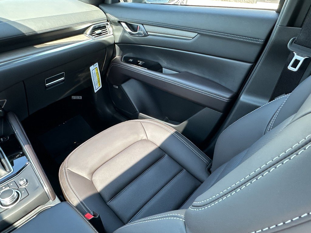 New 2025 MAZDA CX-5 Signature AWD/4WD image 13