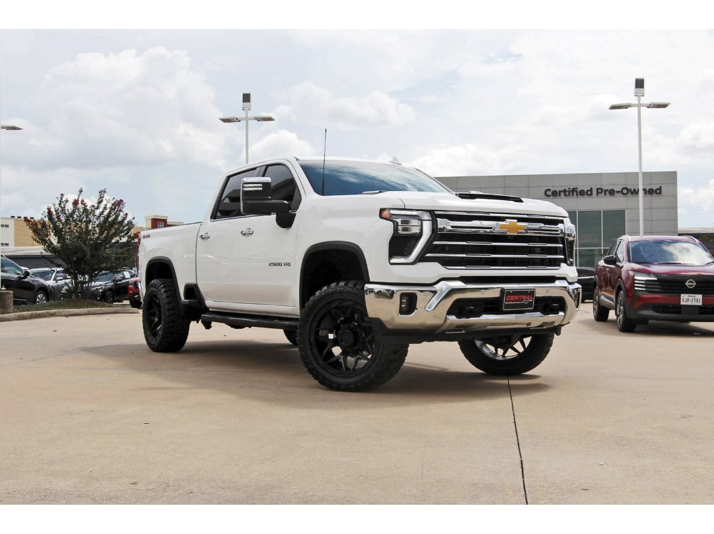 Used 2025 Chevrolet Silverado 2500 LTZ w/ LTZ Convenience Package AWD/4WD image 1