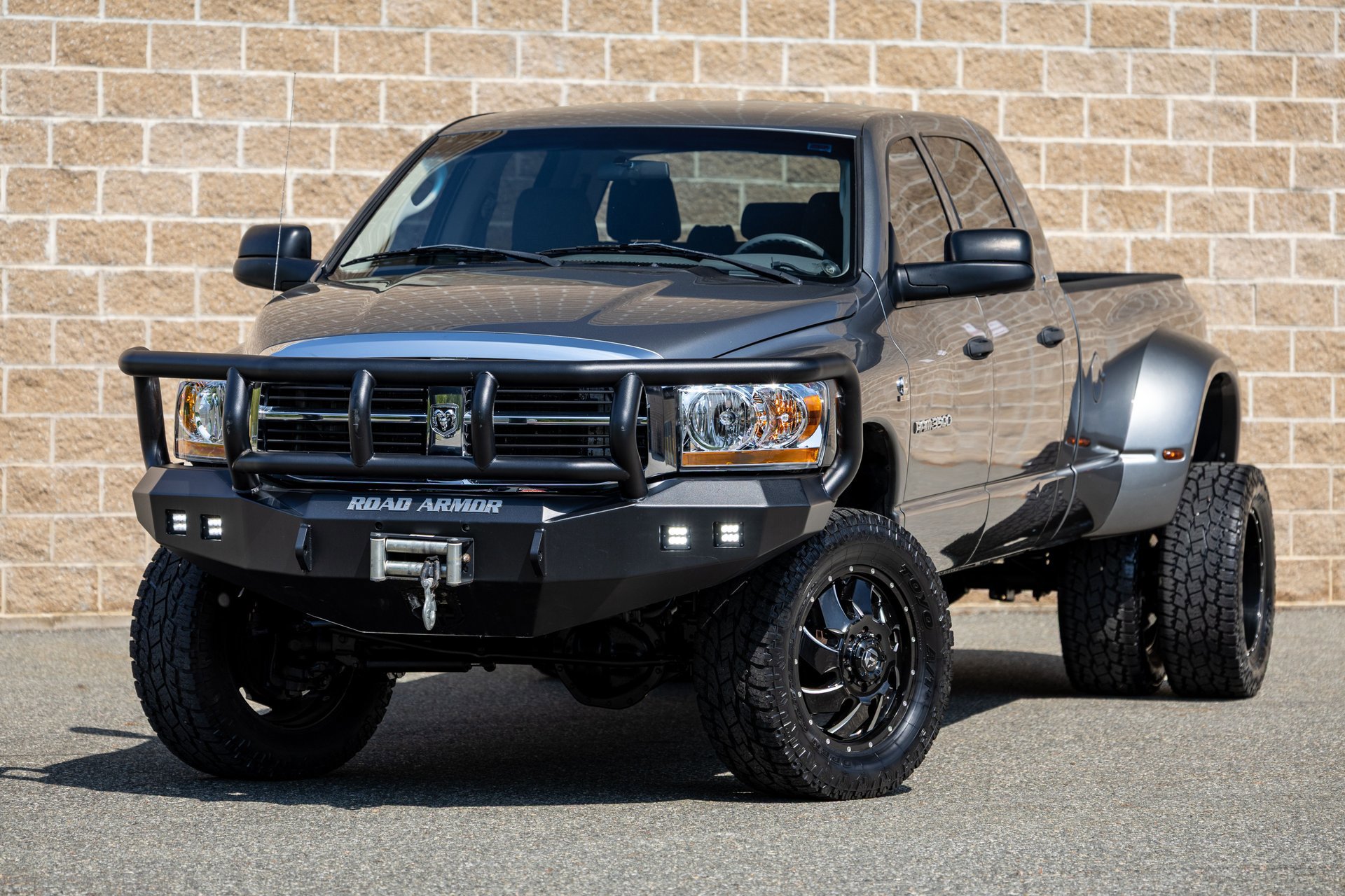 Used 2006 Dodge Ram 3500 Truck SLT AWD/4WD image 1
