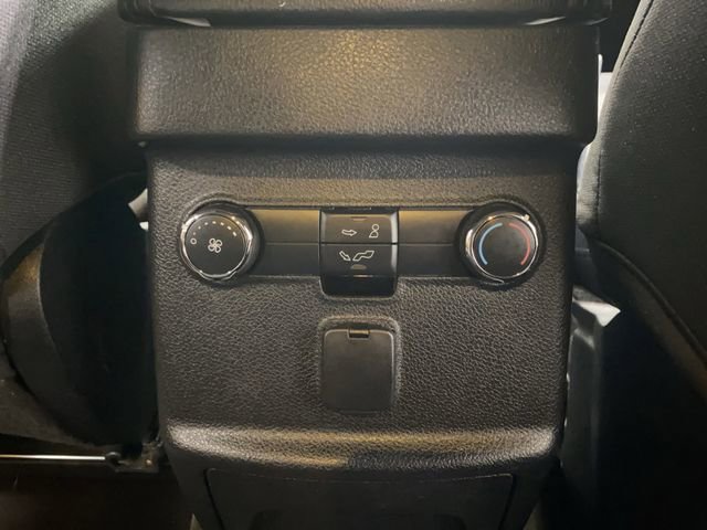 Used 2017 Ford Explorer XLT image 30